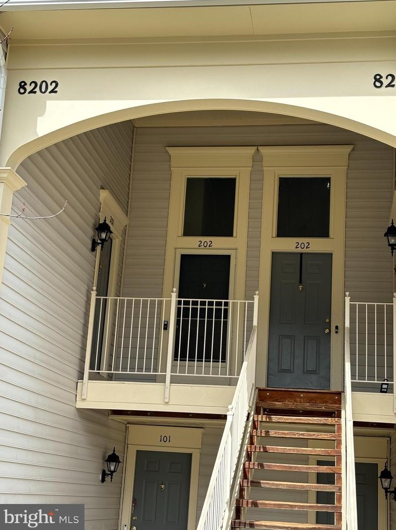 8202 Crossbrook Ct #8202c, Lorton, VA 22079