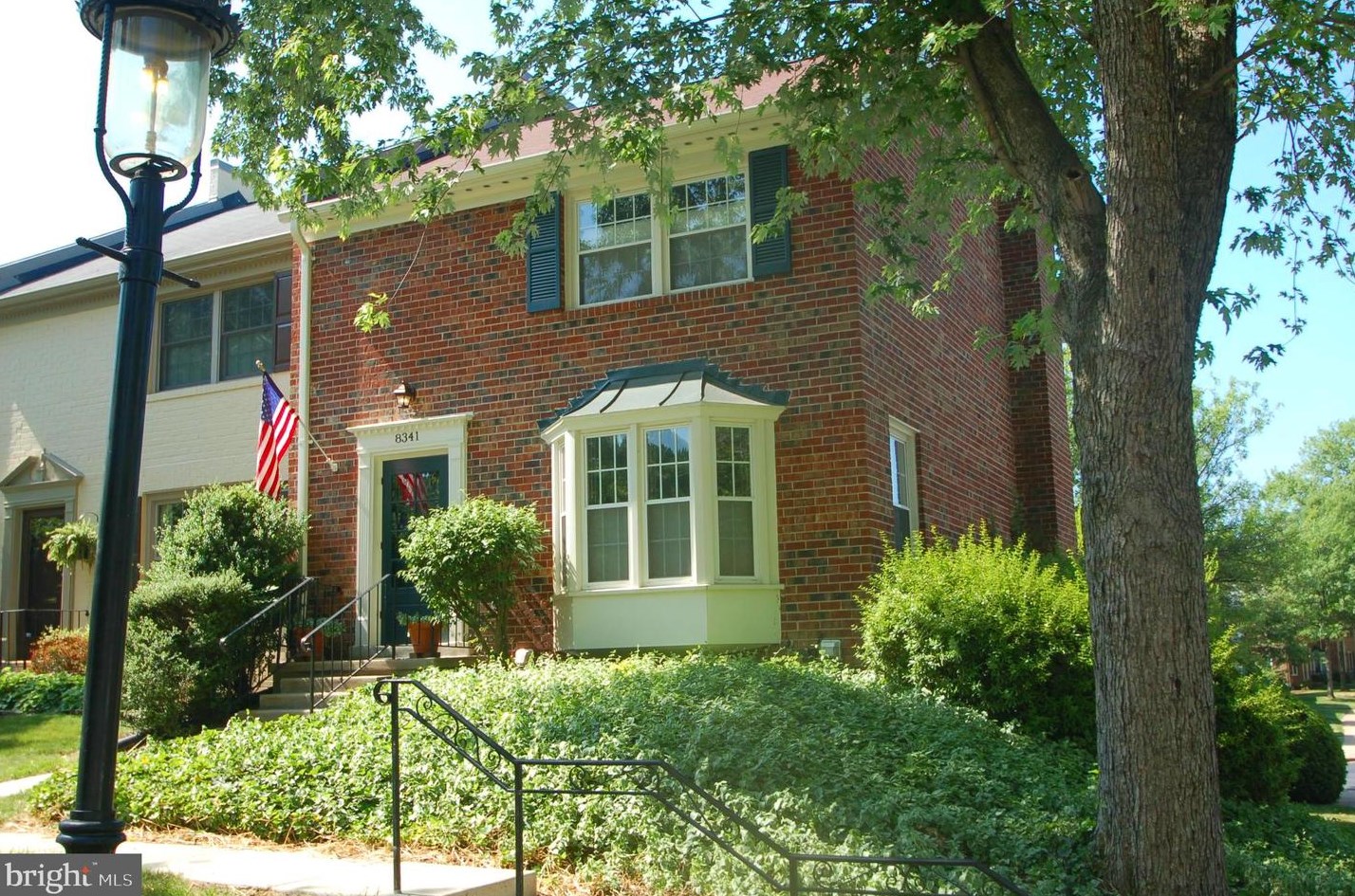 8341 Garfield Ct, Springfield, VA 22152