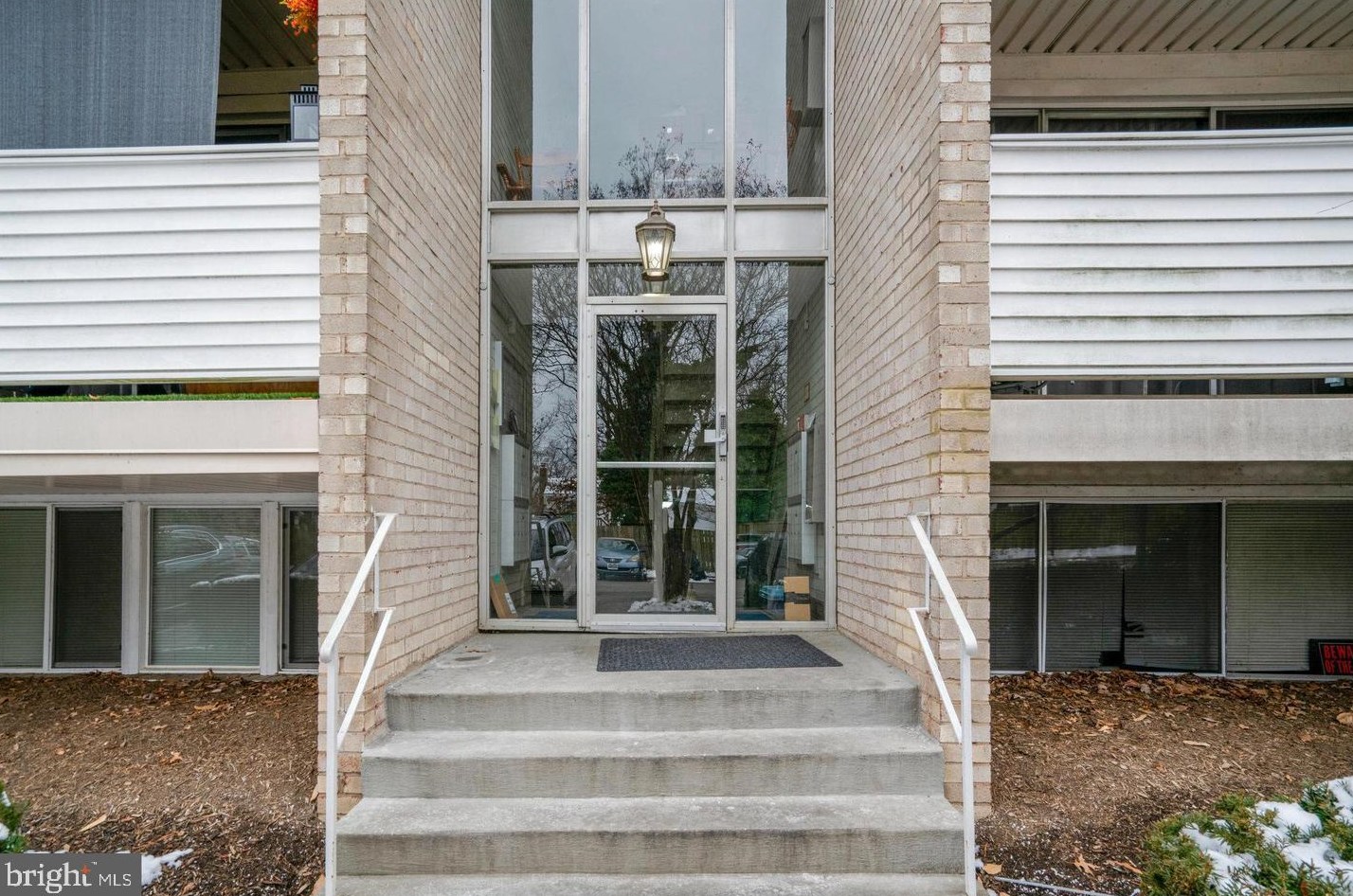 5608 Bloomfield Dr #201, Alexandria, VA 22312