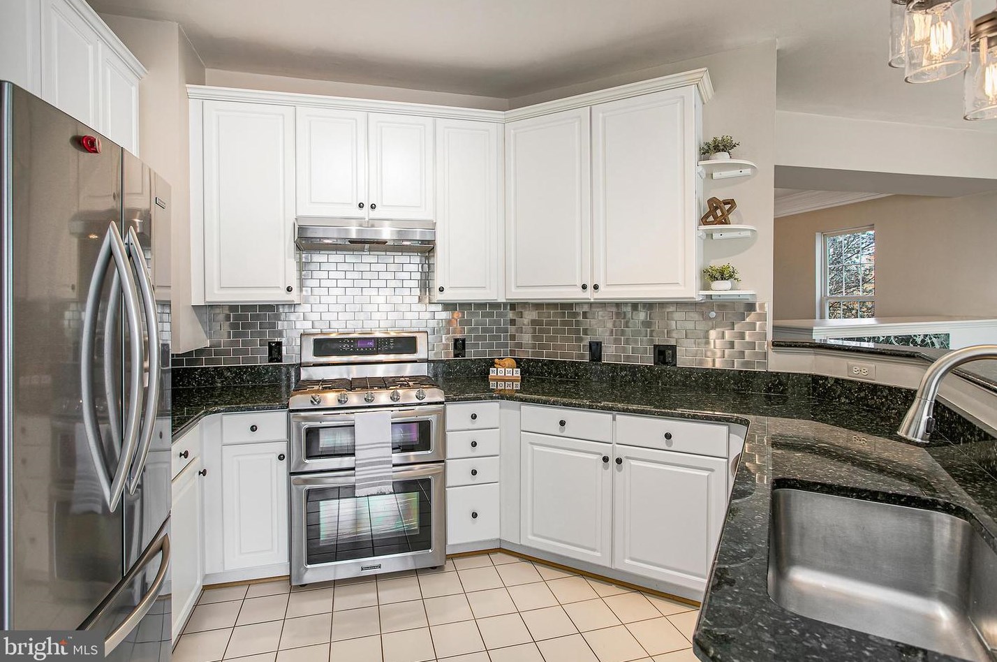 8041 Gatehouse Rd, Falls Church, VA 22042-1201