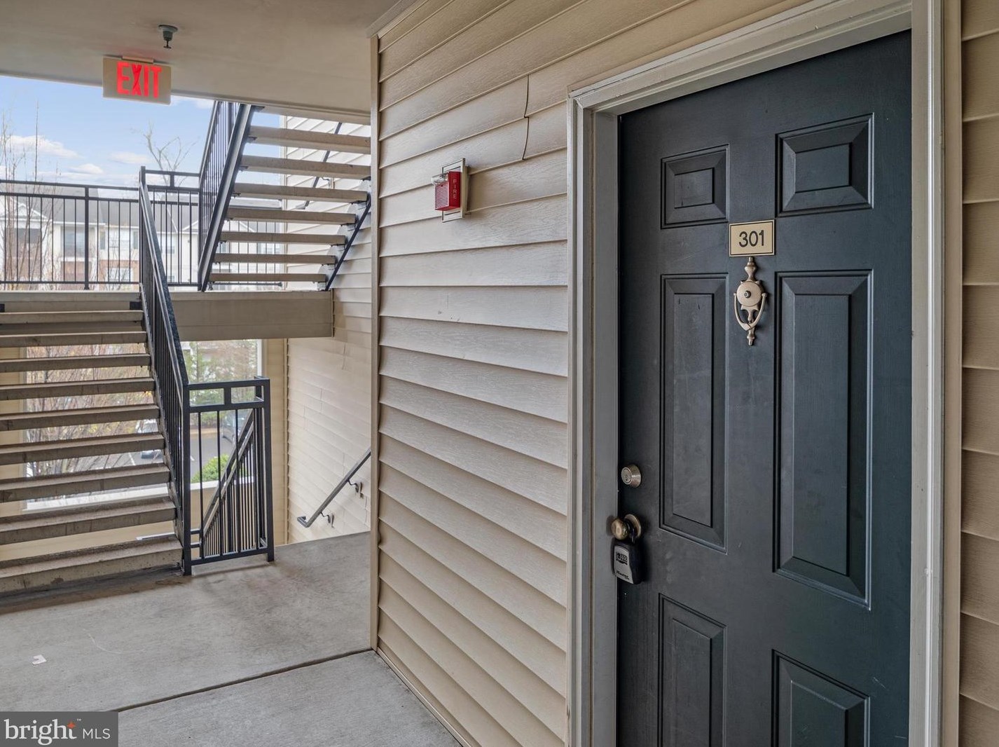 12104 Garden Grove Cir #301, Fairfax, VA 22030