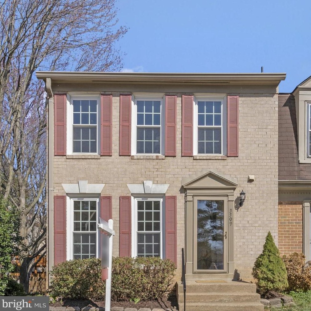 5509 Talon Ct, Fairfax, VA 22032-1737