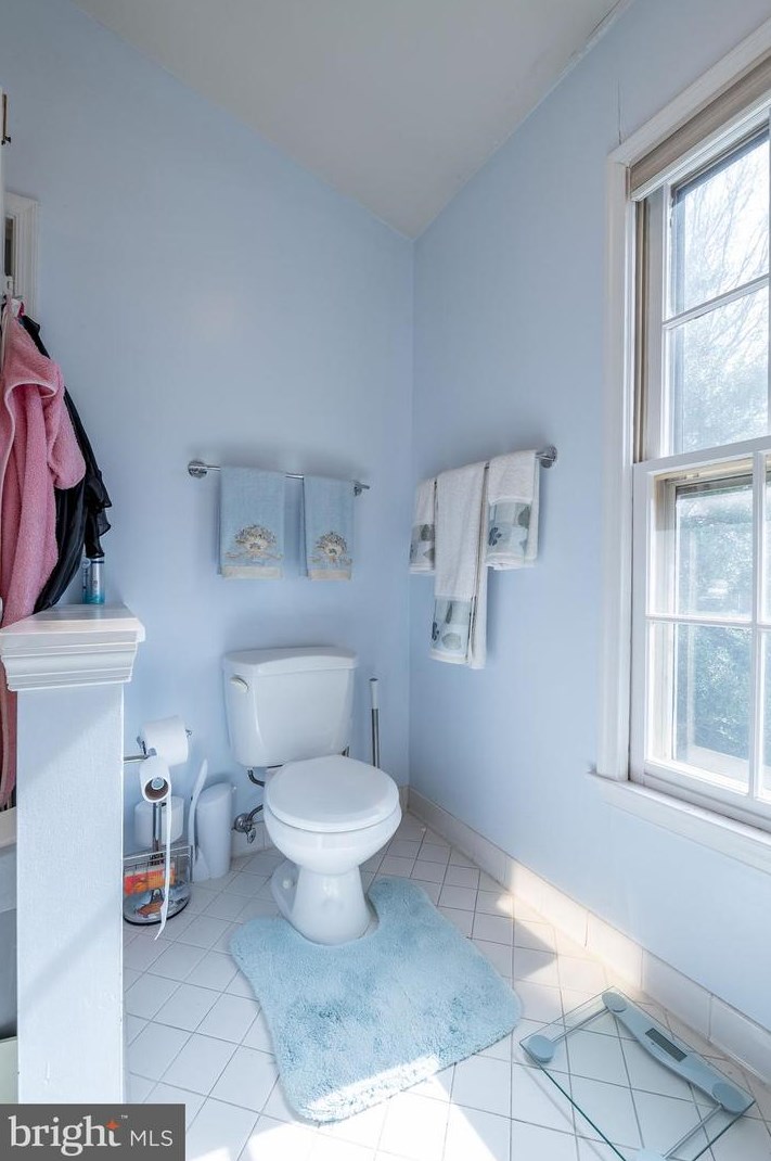 4107 Meadow Field Ct, Fairfax VA  22033-2829 exterior