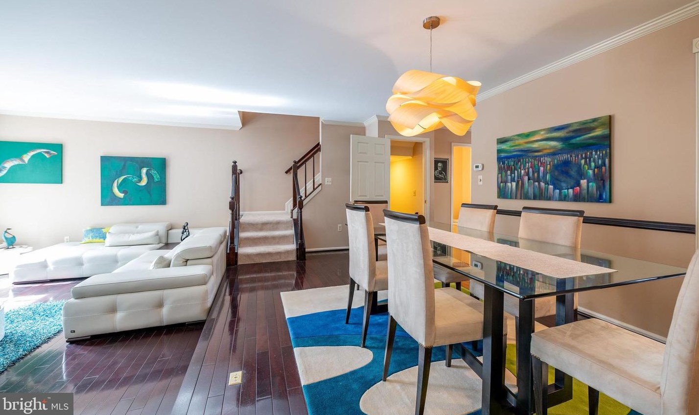 4107 Meadow Field Ct, Fairfax VA  22033-2829 exterior