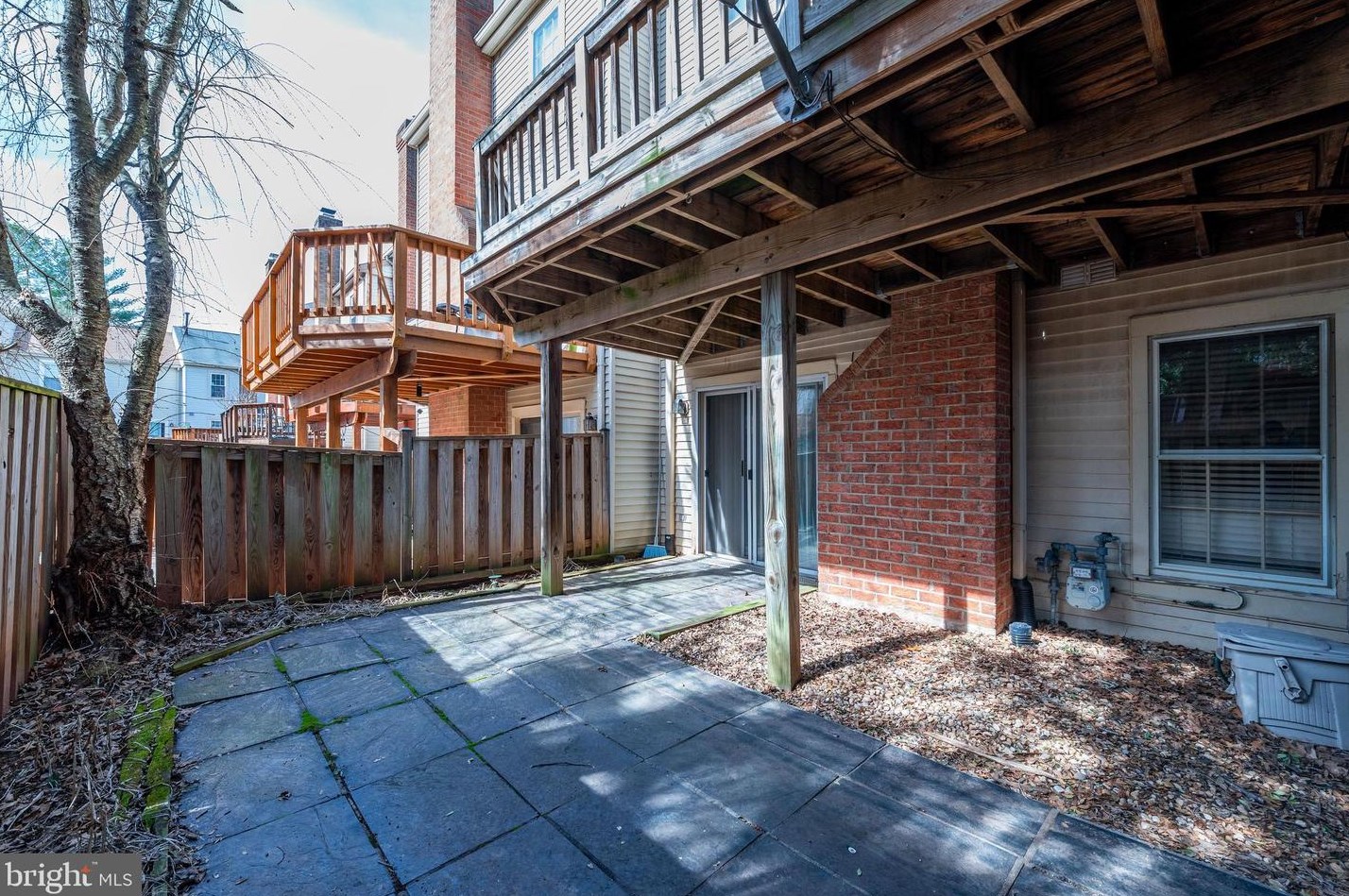 4107 Meadow Field Ct, Fairfax VA  22033-2829 exterior