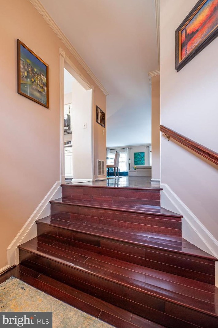 4107 Meadow Field Ct, Fairfax VA  22033-2829 exterior