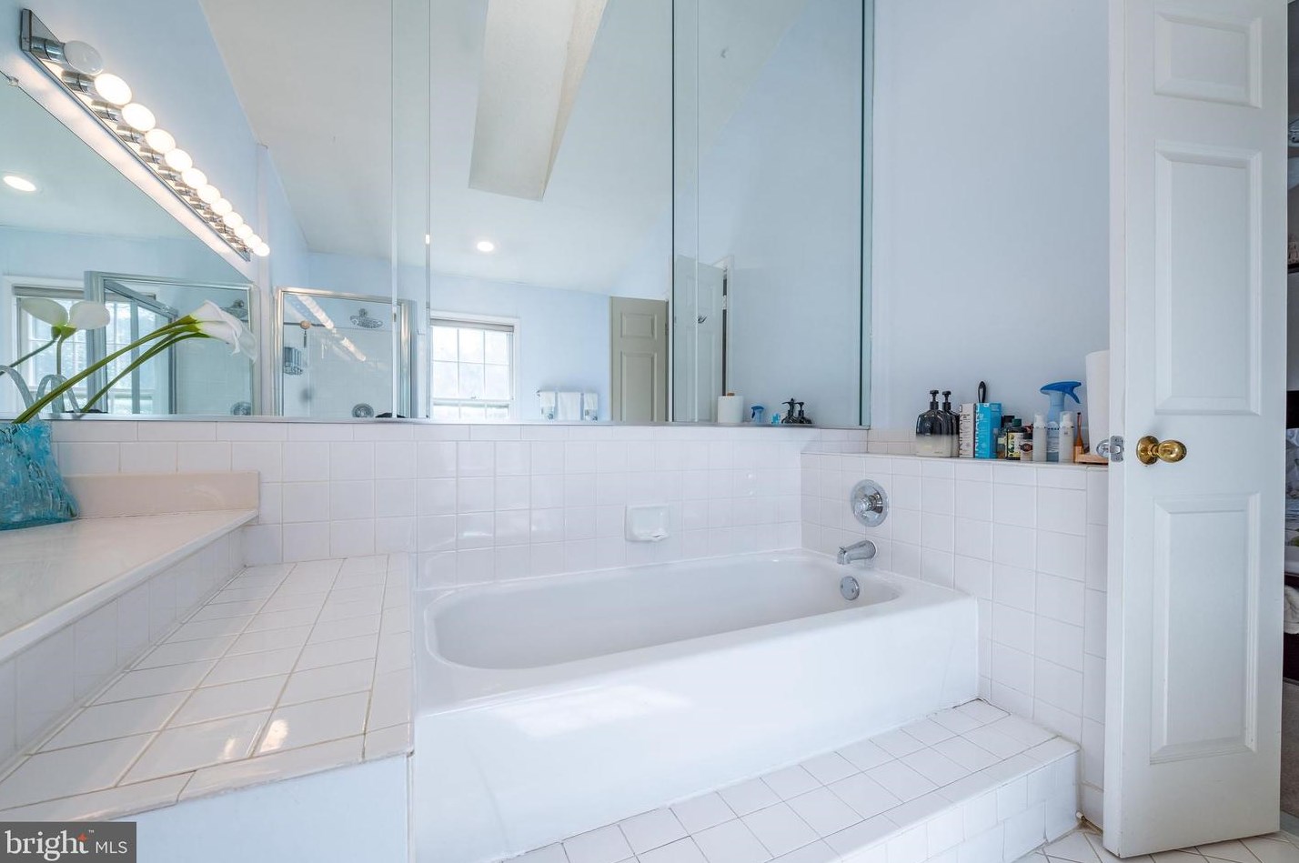 4107 Meadow Field Ct, Fairfax VA  22033-2829 exterior