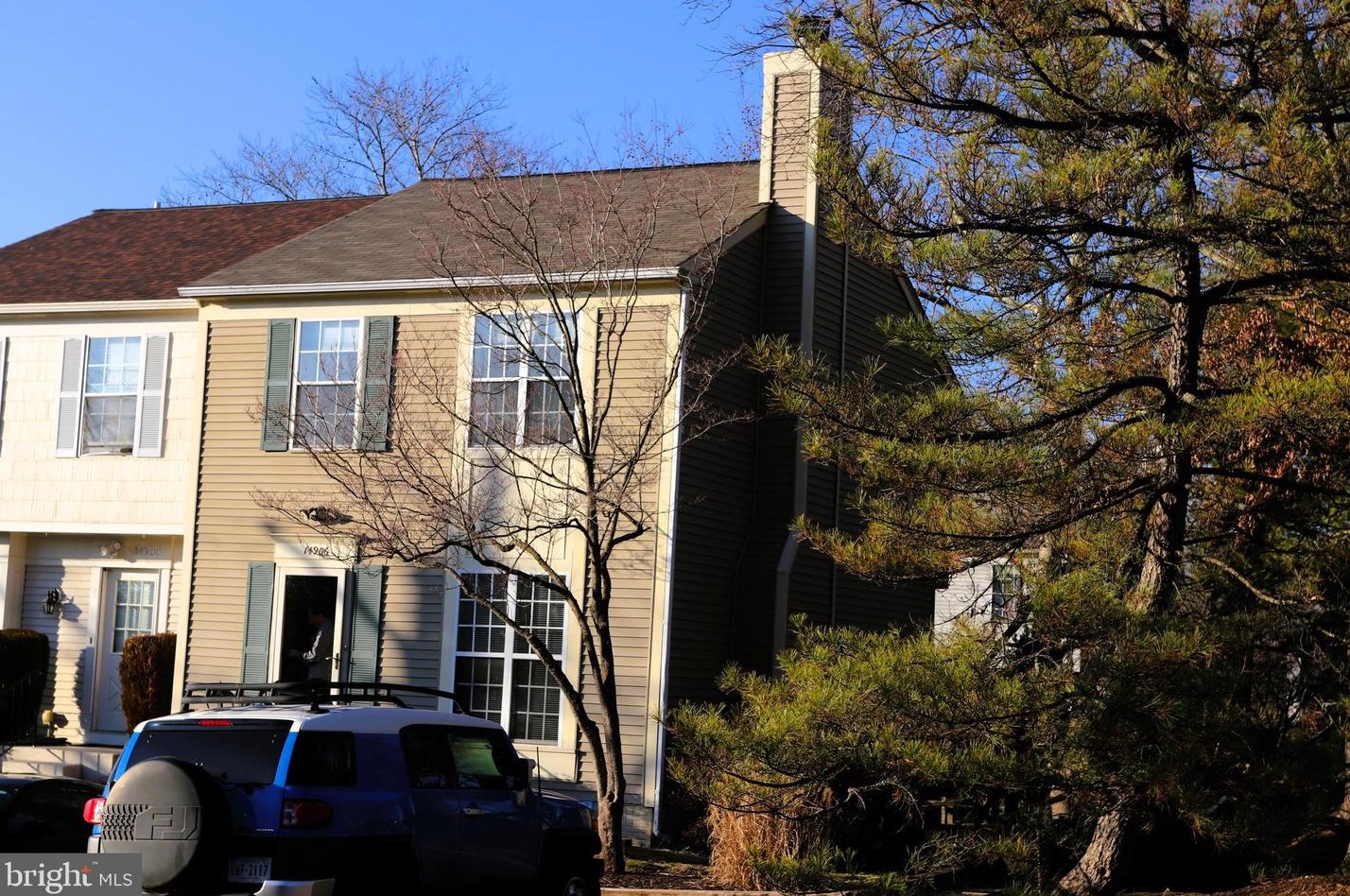 14906 Ampstead Ct, Centreville, VA 20120-1848