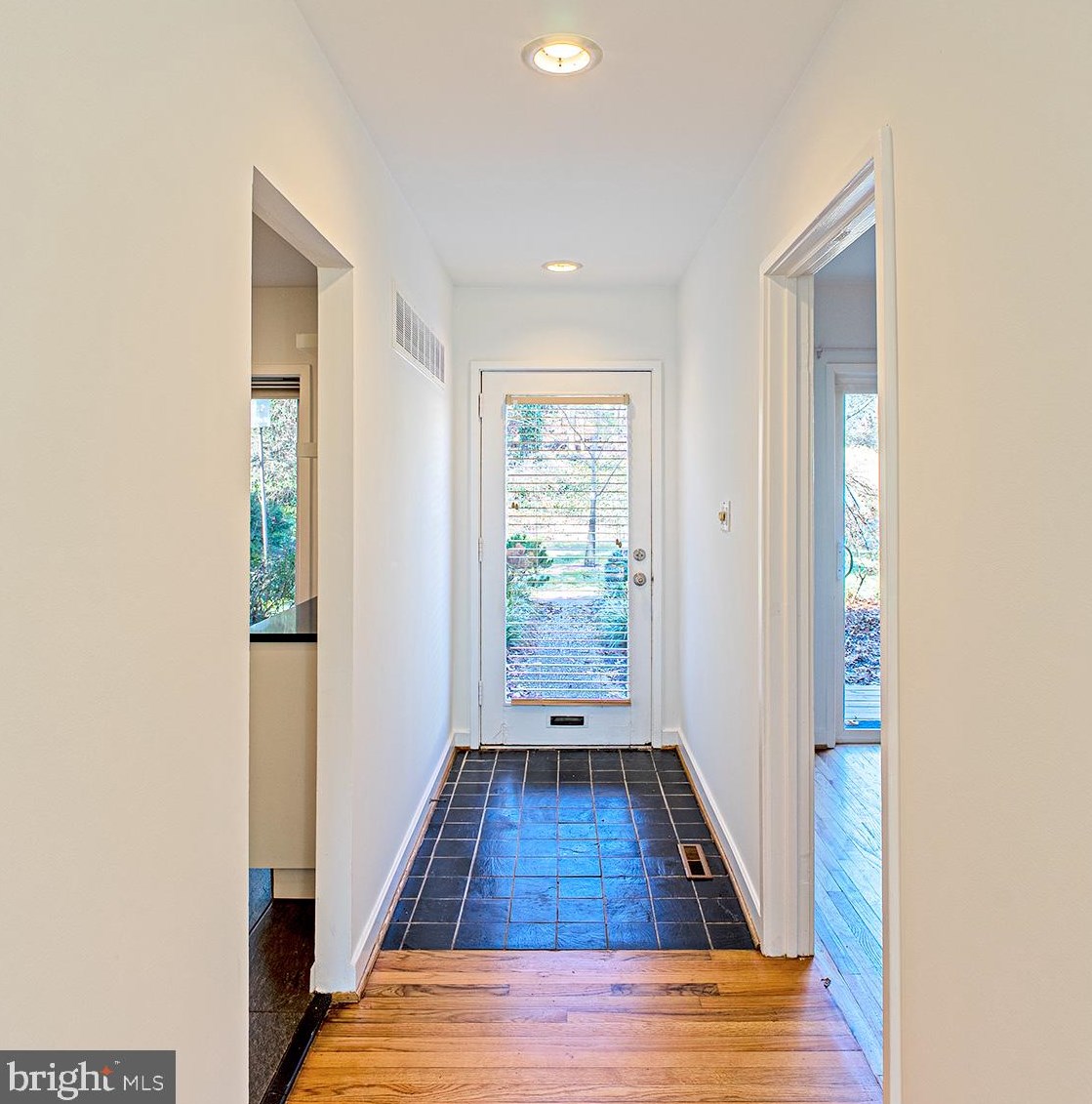 11495 Waterview Cluster, Herndon, VA 20190