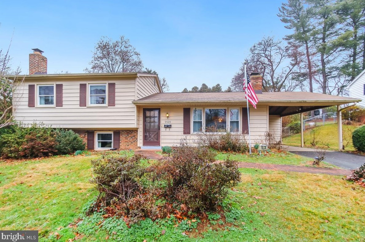 9539 Old Creek Dr, Fairfax, VA 22032
