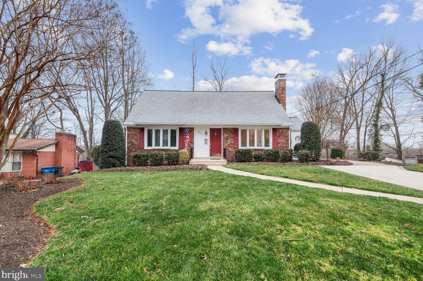 8451 Thames St, Springfield, VA 22151