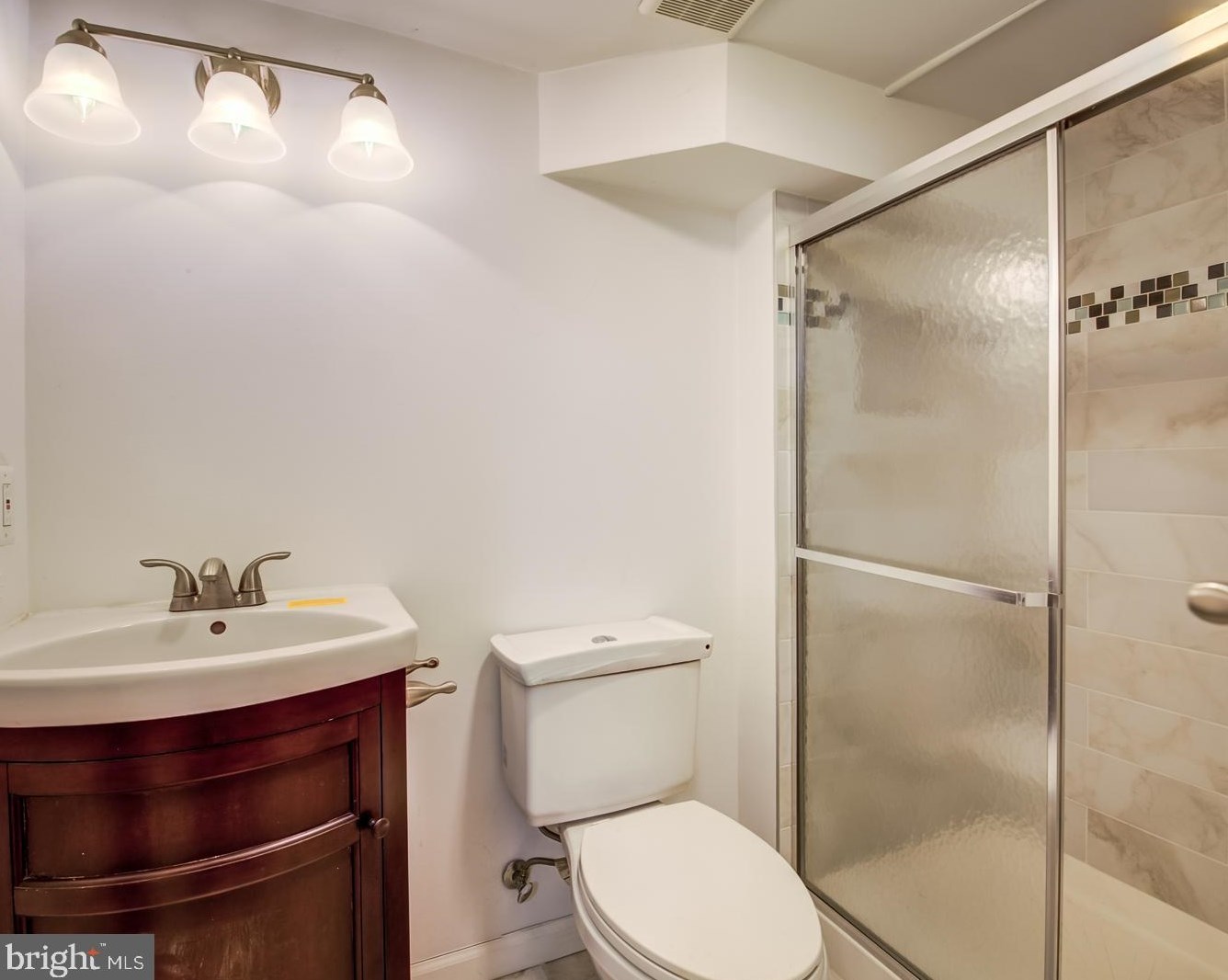 6656 Jefferson Ave, Falls Church VA  22042-2102 exterior