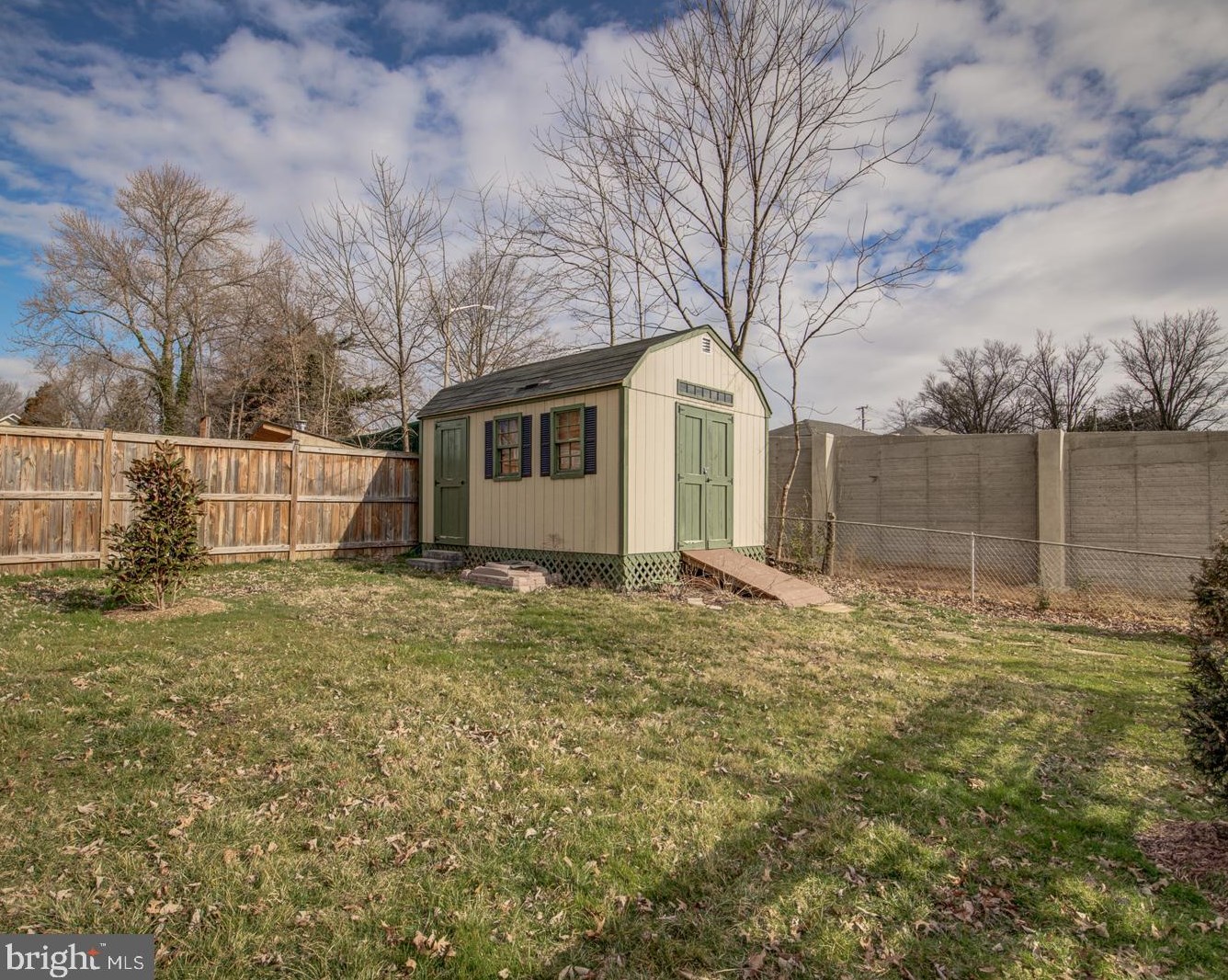 6656 Jefferson Ave, Falls Church VA  22042-2102 exterior