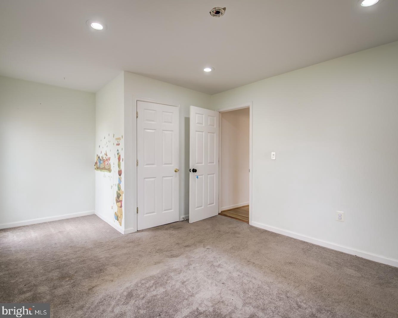 6656 Jefferson Ave, Falls Church VA  22042-2102 exterior