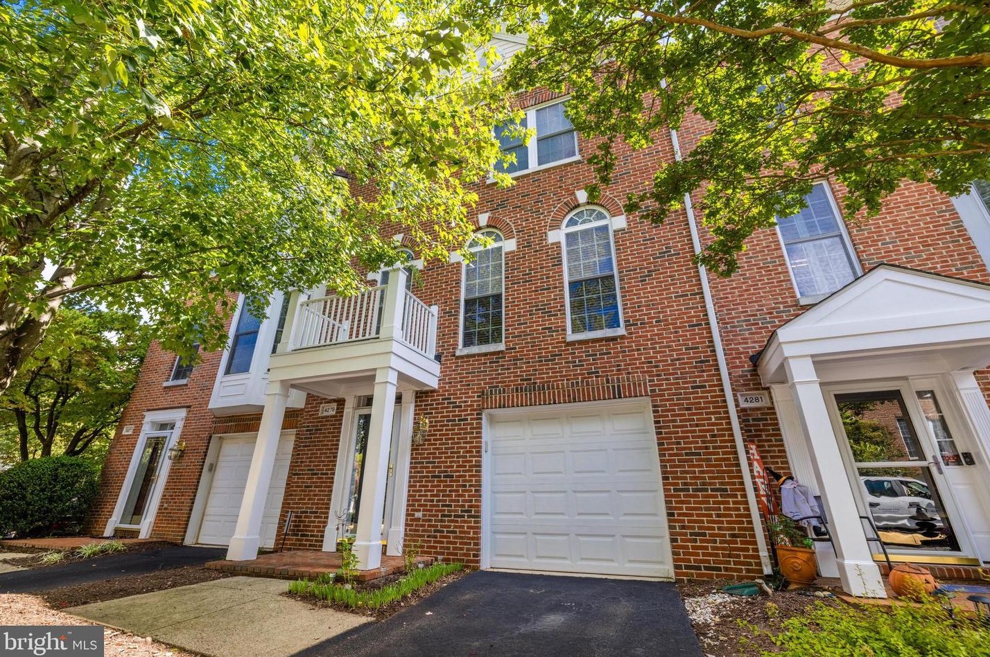4279 Park Green Ct, Fairfax, VA 22030