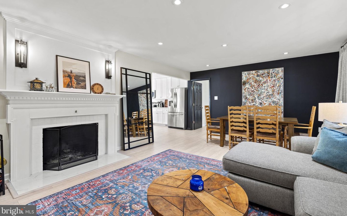 5811 Three Penny Dr, Fairfax, VA 22039