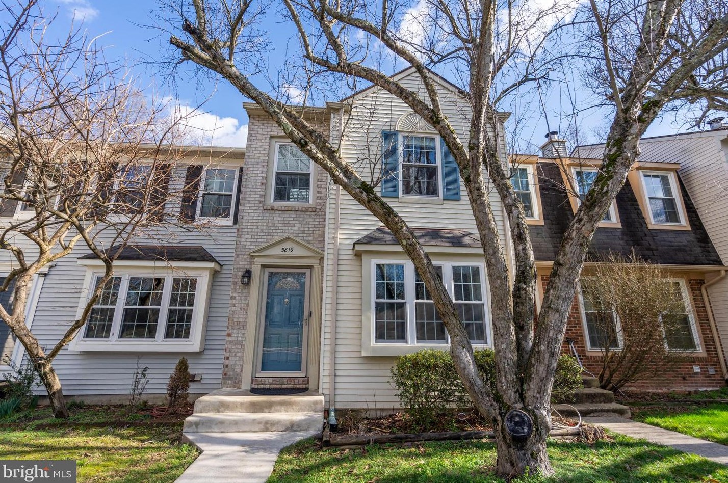 5819 Waterdale Ct, Centreville, VA 20121