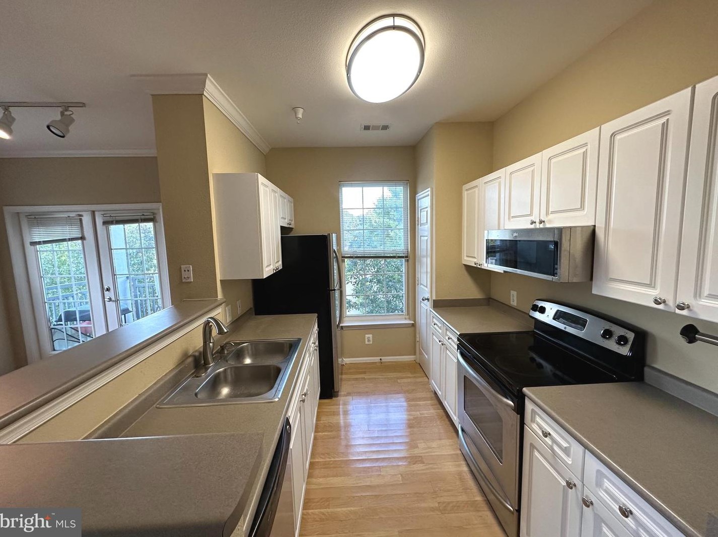 3015 Nicosh Cir #2310, Falls Church, VA 22042