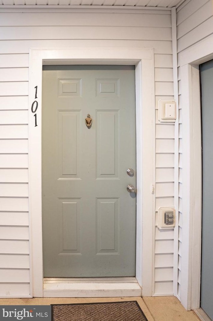 12789 Fair Crest Ct #13-101, Fairfax, VA 22033