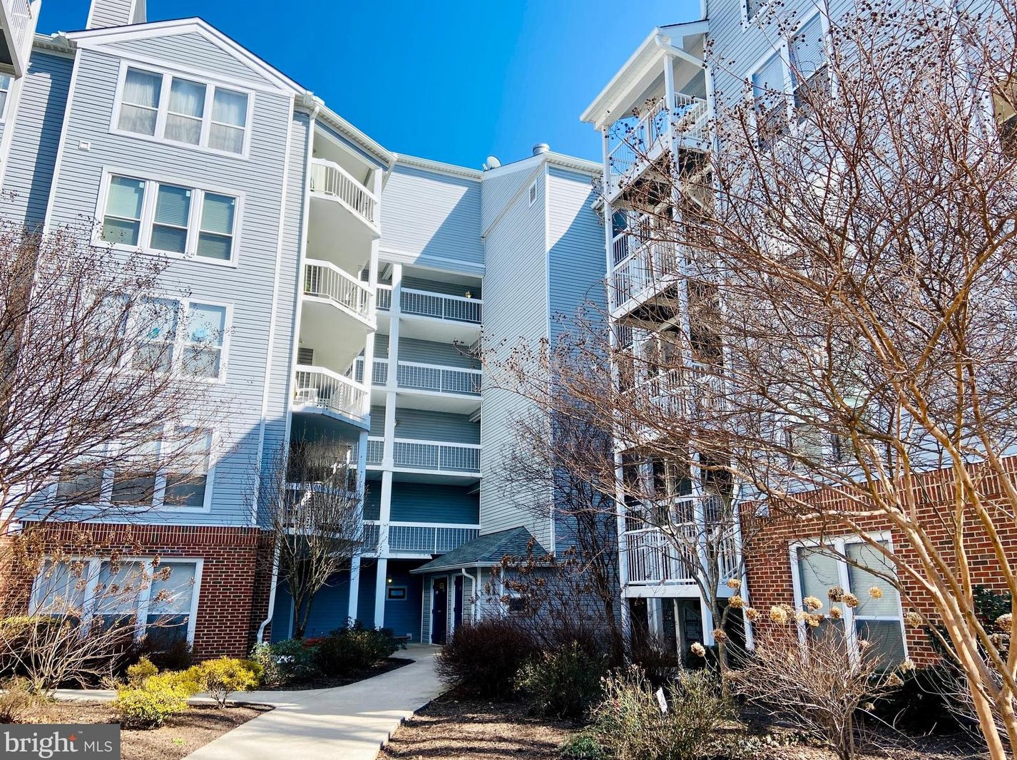 3175 Summit Square Dr #5-b6, Vienna, VA 22124