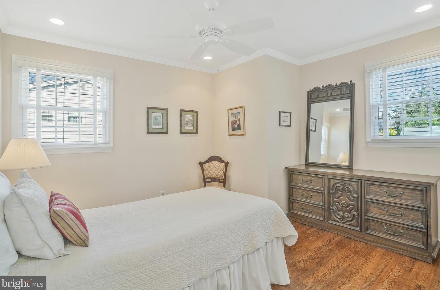 9906 Barnsbury Ct, Fairfax VA  22031-1003 exterior