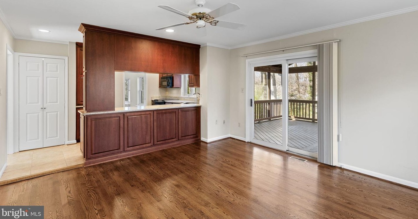 3166 Juniper Ln, Falls Church VA  22044-1814 exterior