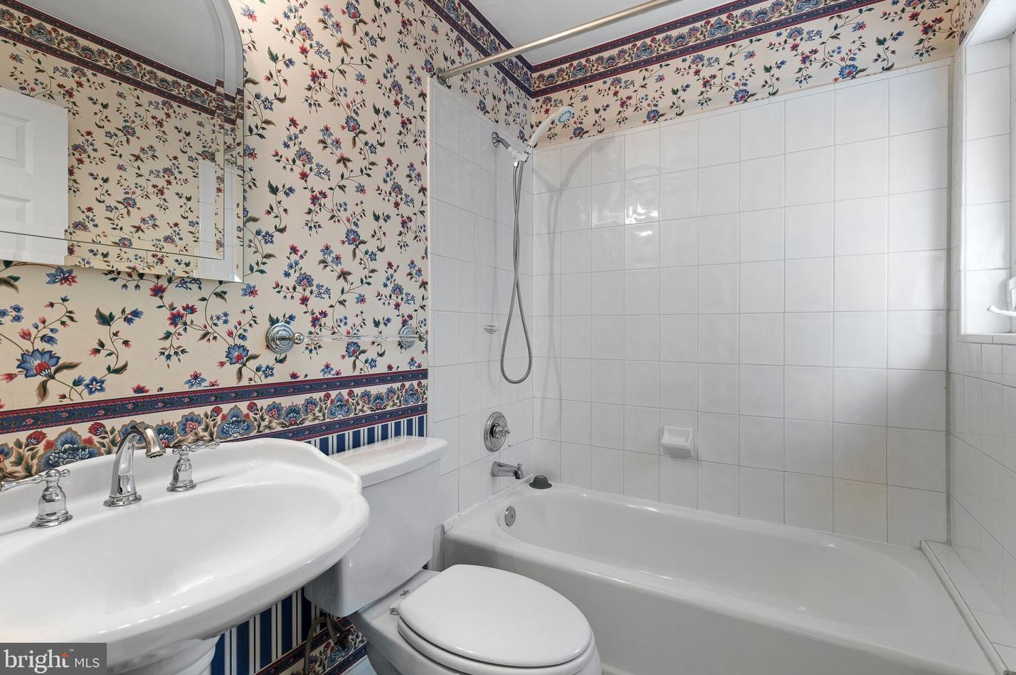 3166 Juniper Ln, Falls Church VA  22044-1814 exterior