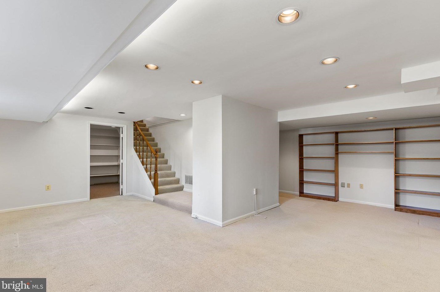 3166 Juniper Ln, Falls Church VA  22044-1814 exterior