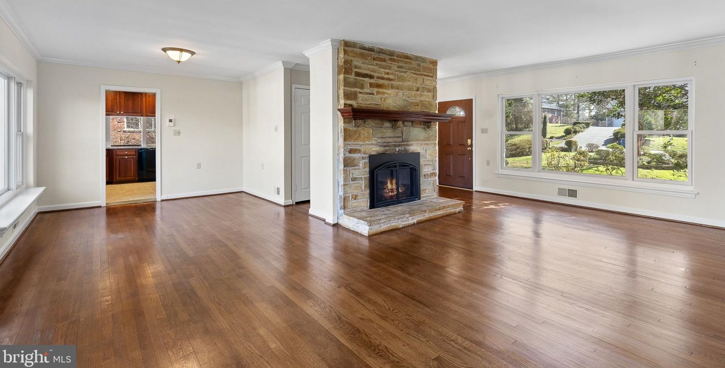 3166 Juniper Ln, Falls Church VA  22044-1814 exterior