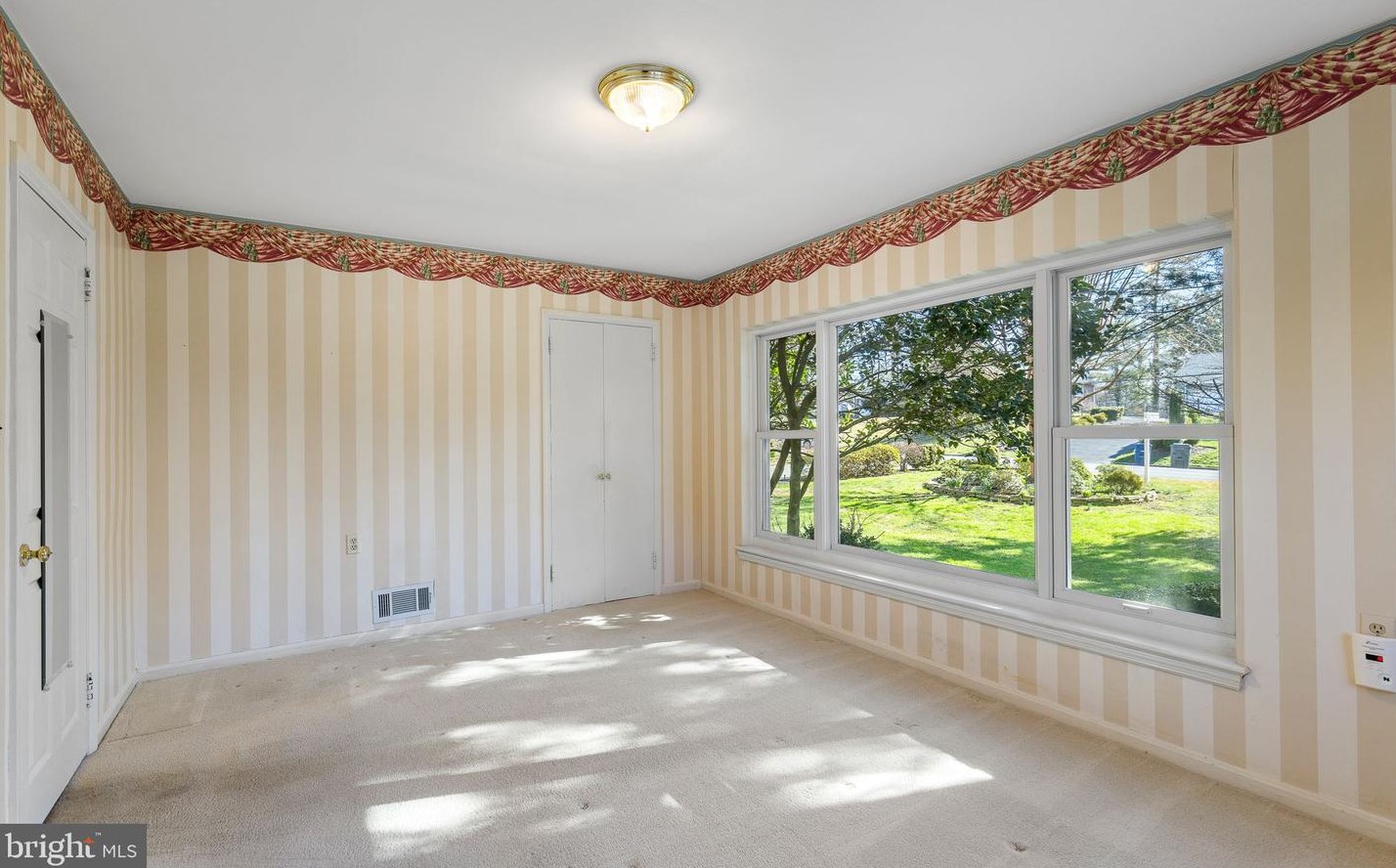 3166 Juniper Ln, Falls Church VA  22044-1814 exterior