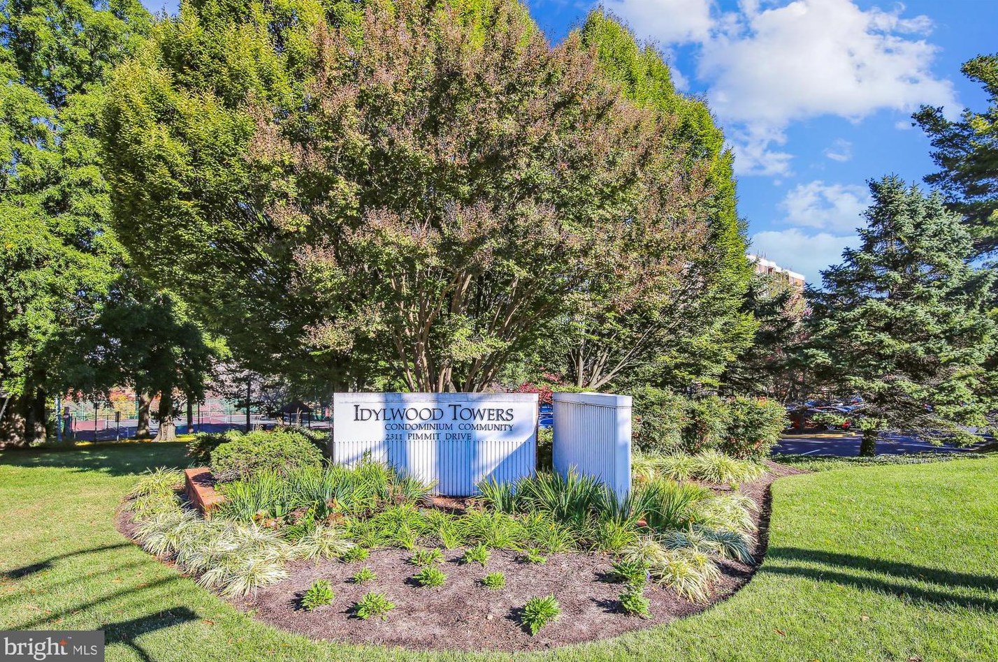 2300 Pimmit Dr #918, Falls Church, VA 22043