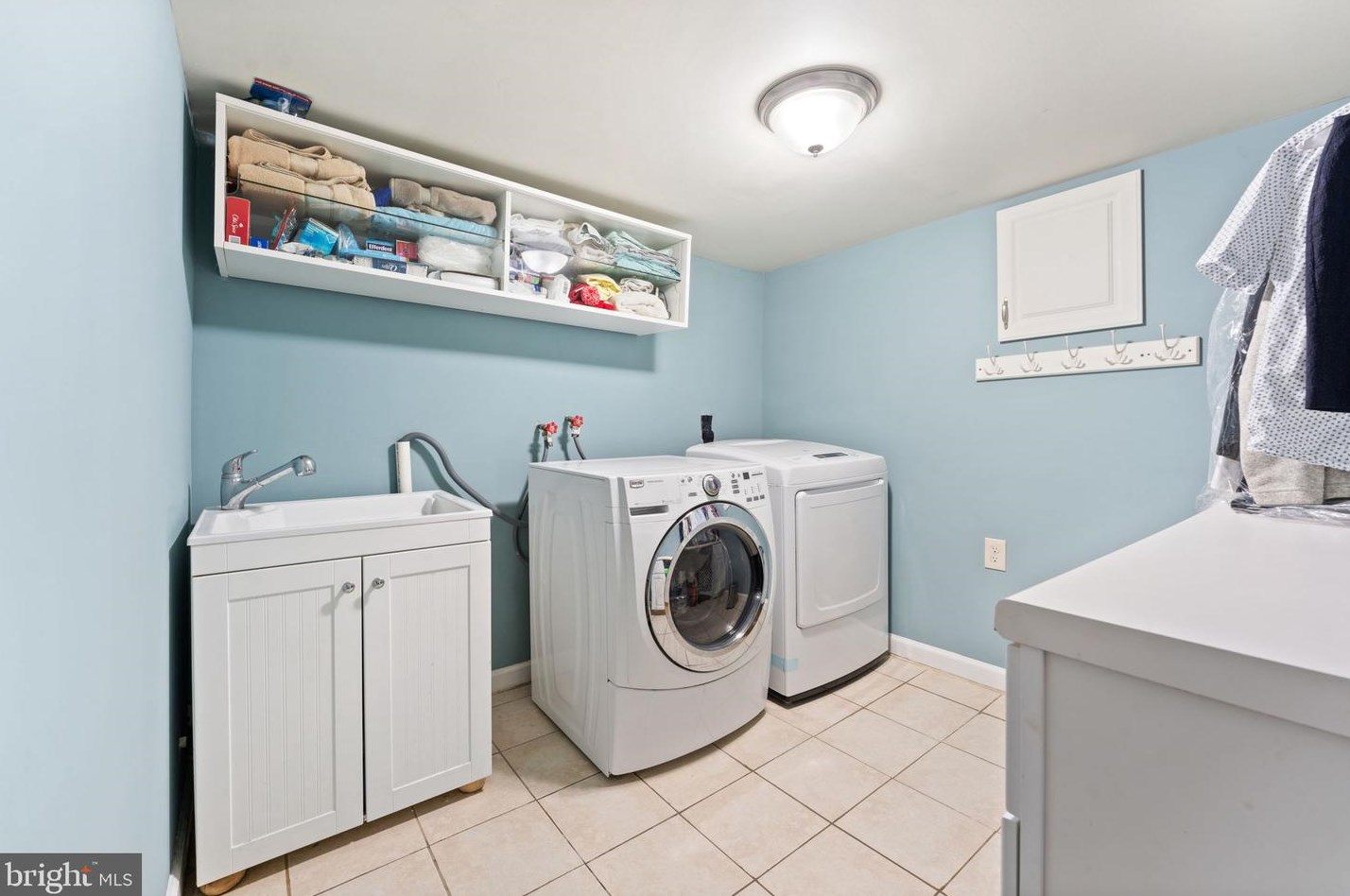 7217 Roosevelt Ave, Falls Church VA  22042-1625 exterior