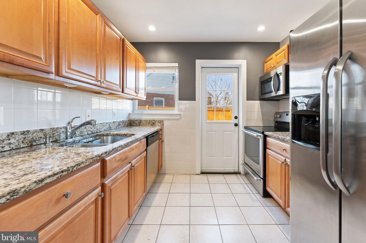 7217 Roosevelt Ave, Falls Church VA  22042-1625 exterior