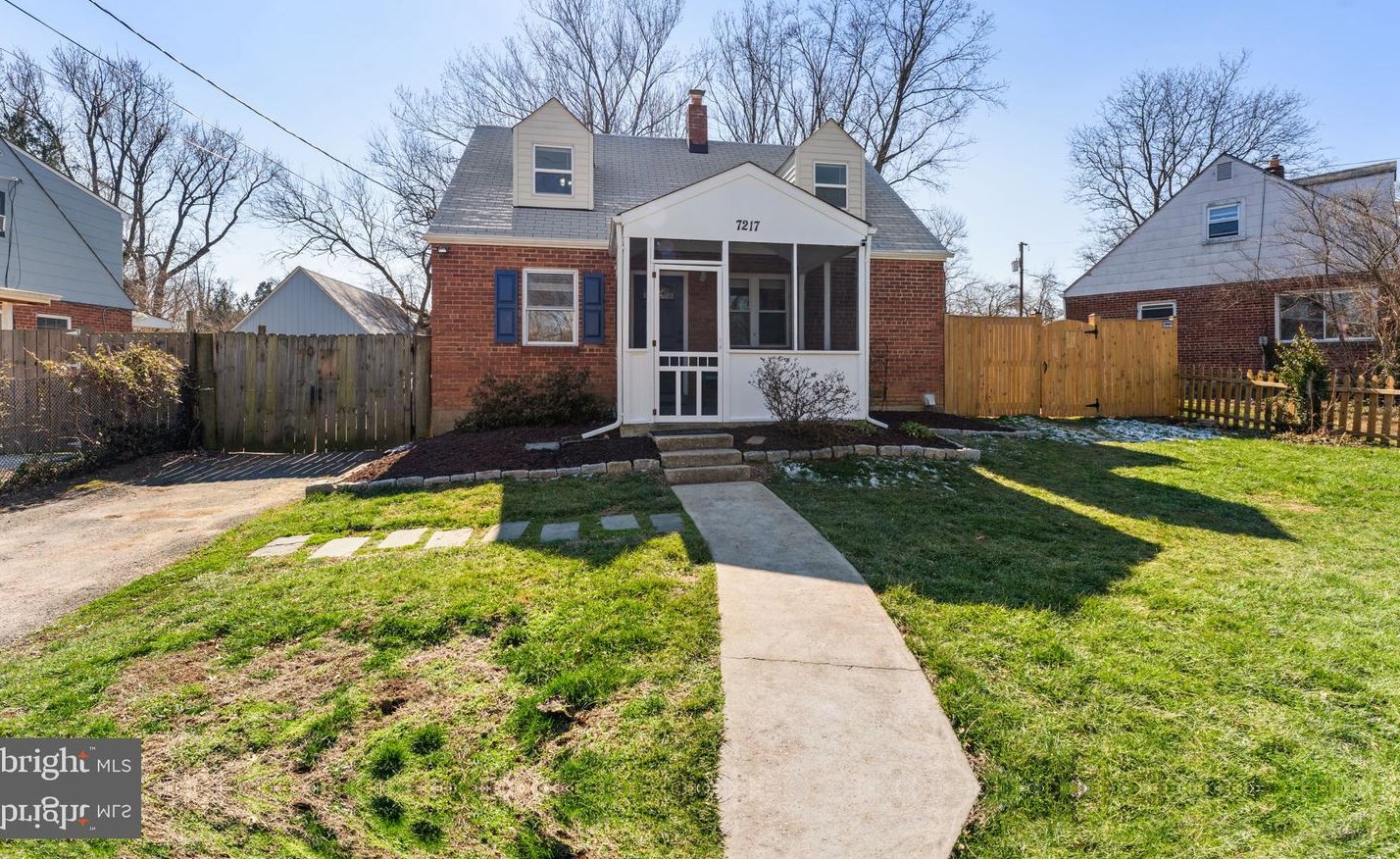 7217 Roosevelt Ave, Falls Church VA  22042-1625 exterior