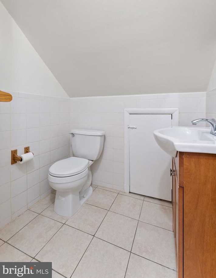 7217 Roosevelt Ave, Falls Church VA  22042-1625 exterior