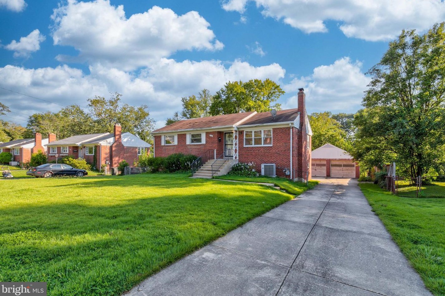 7406 Falmouth St, Springfield, VA 22150
