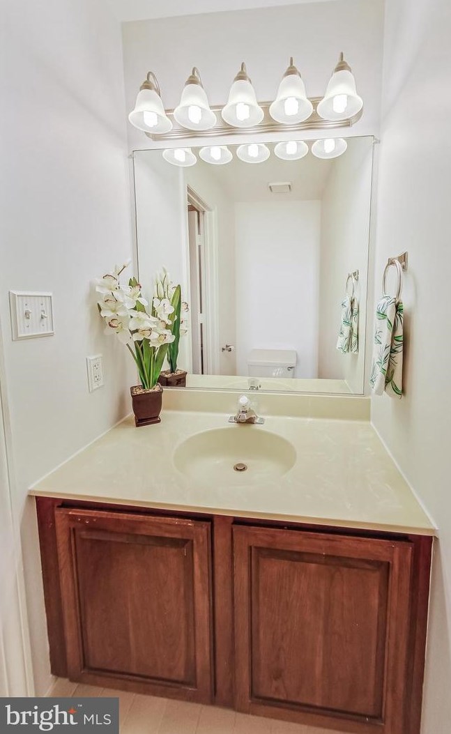 6000 Kelsey Ct, Falls Church VA  22044-2944 exterior