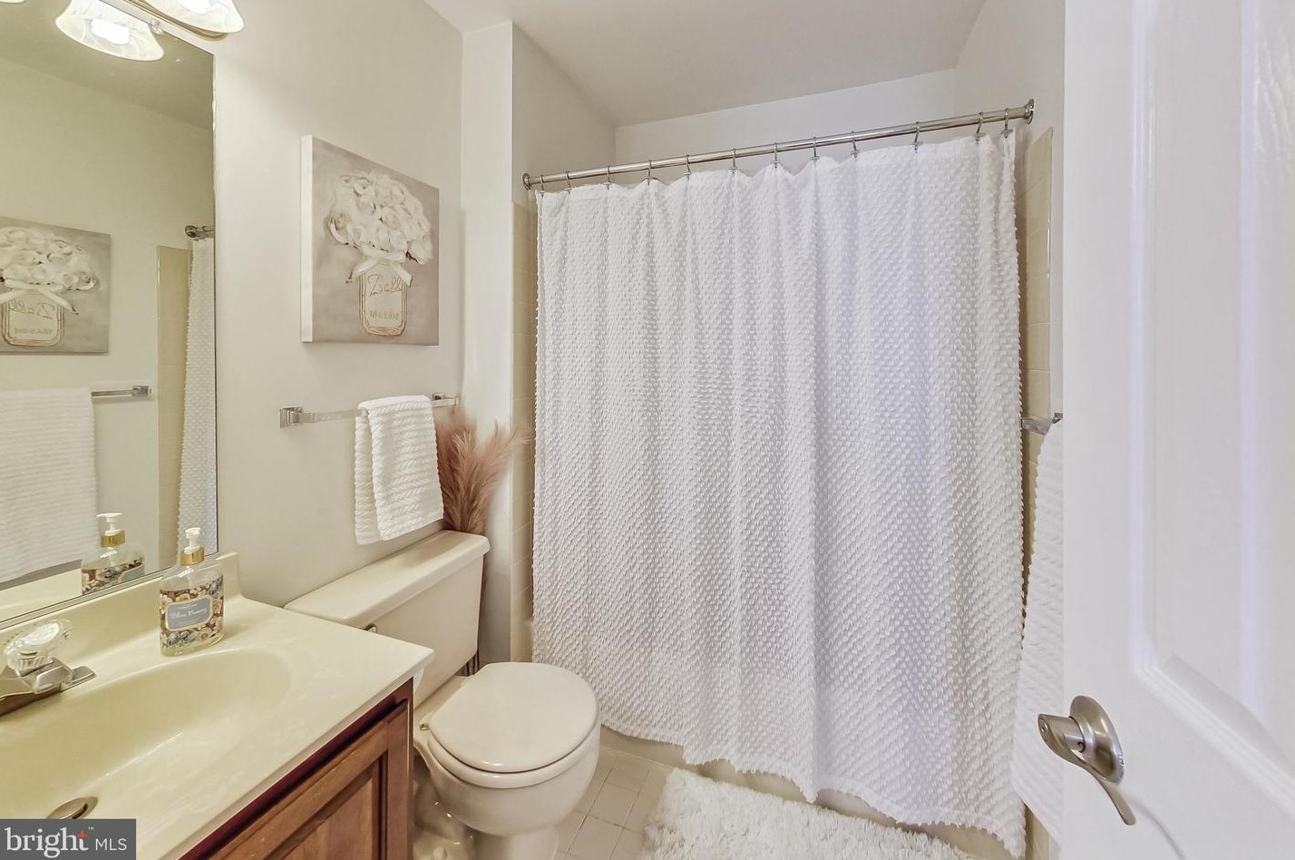 6000 Kelsey Ct, Falls Church VA  22044-2944 exterior