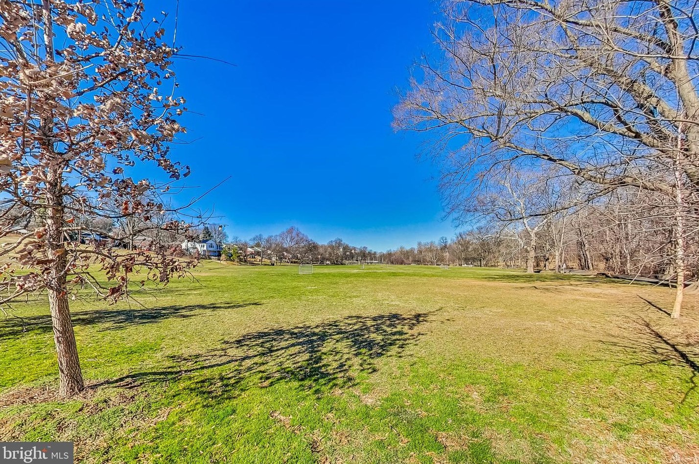 6000 Kelsey Ct, Falls Church VA  22044-2944 exterior