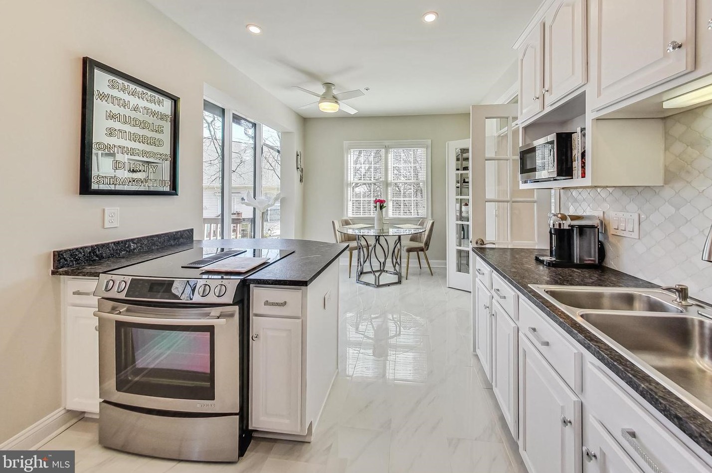 6000 Kelsey Ct, Falls Church VA  22044-2944 exterior