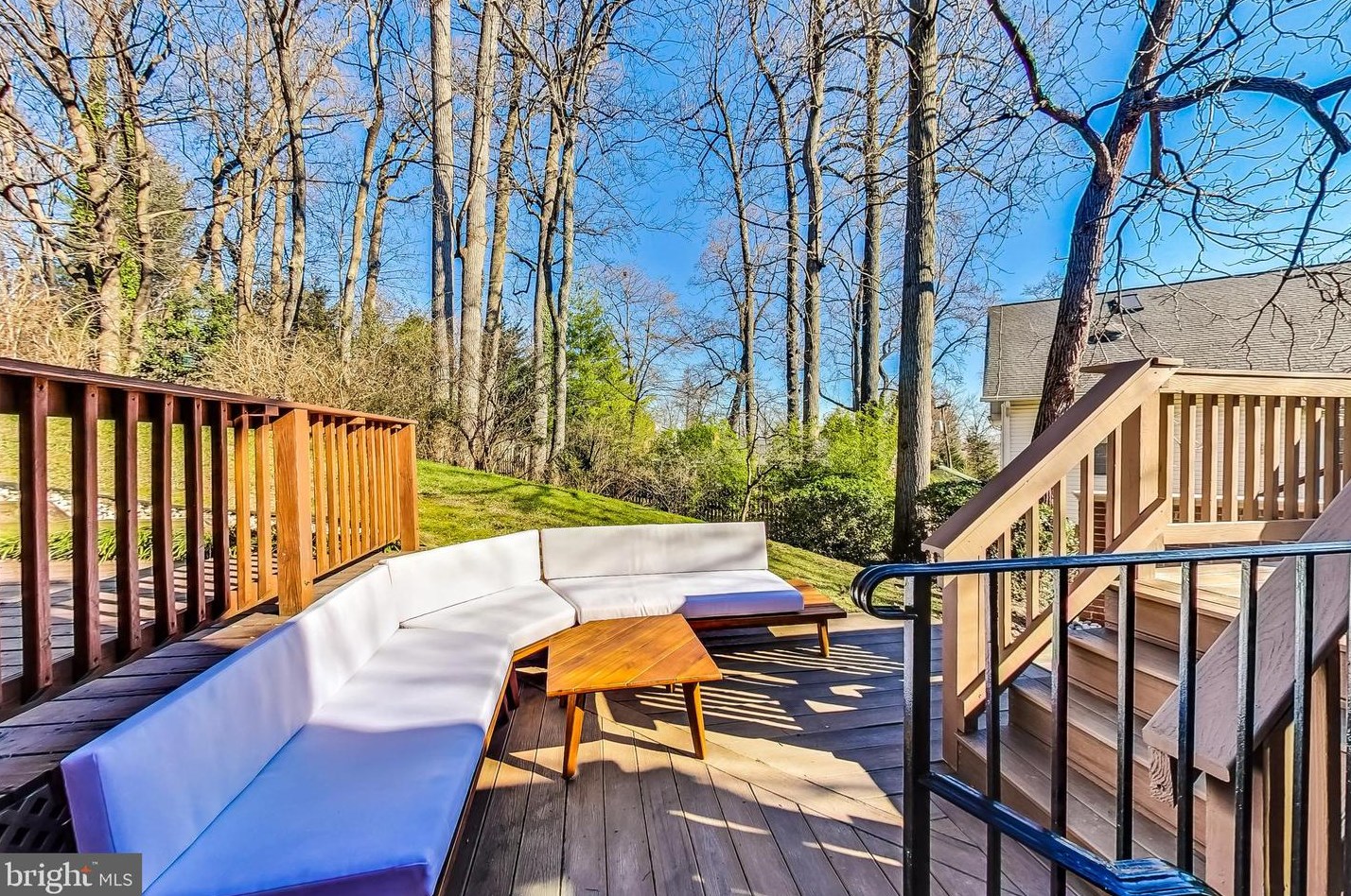 6000 Kelsey Ct, Falls Church VA  22044-2944 exterior