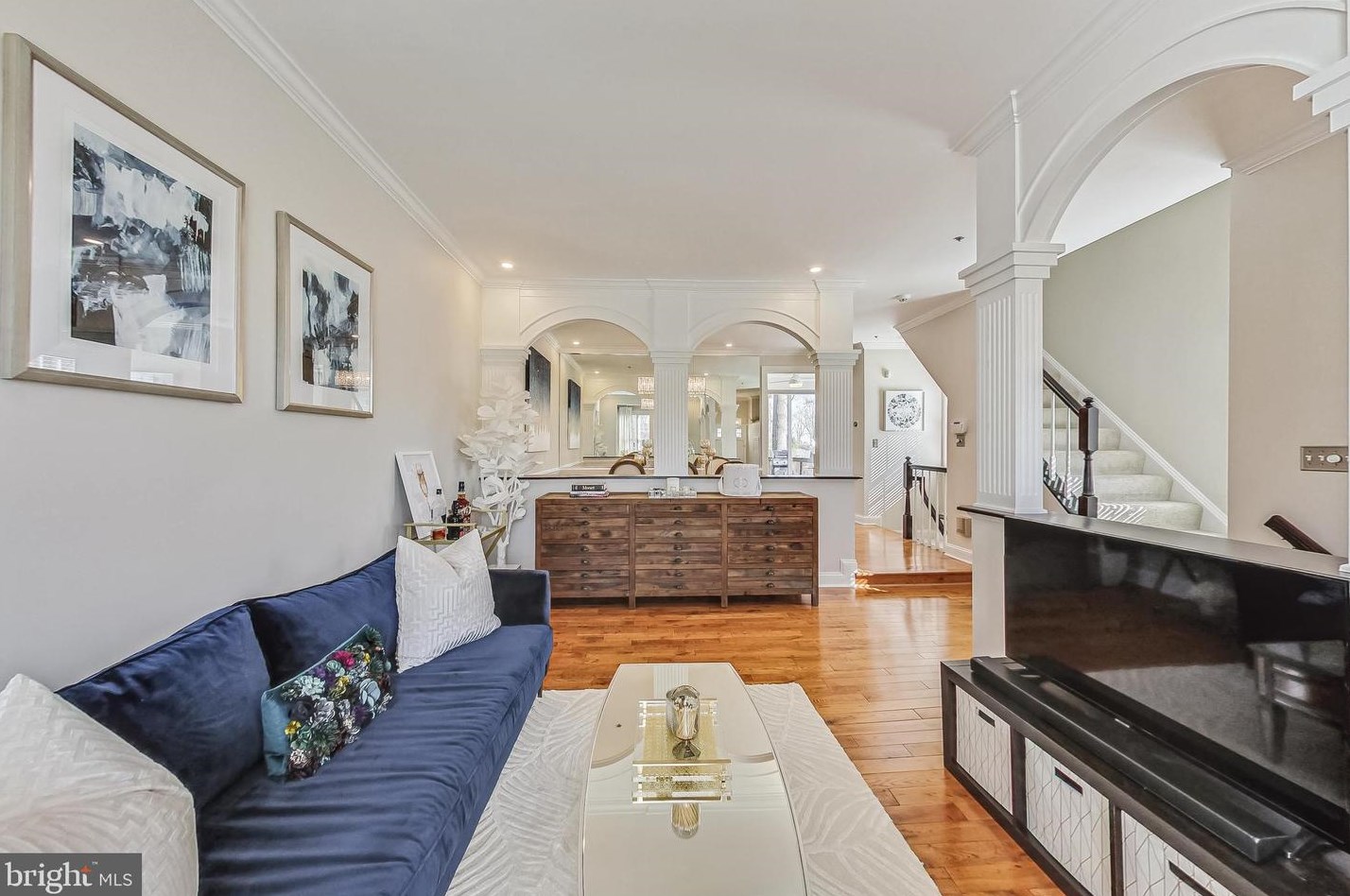 6000 Kelsey Ct, Falls Church VA  22044-2944 exterior