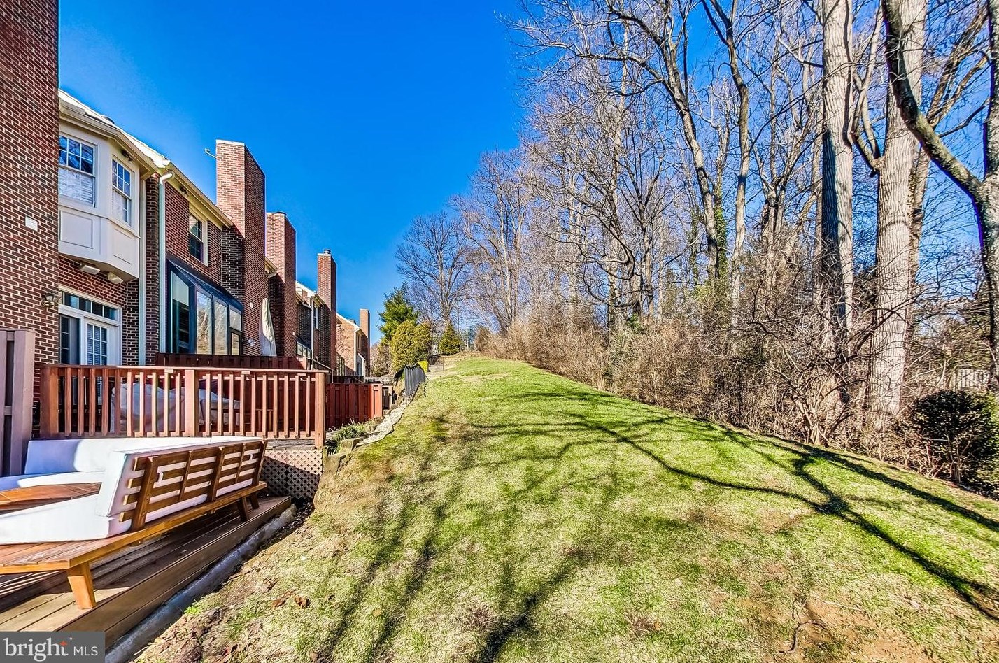 6000 Kelsey Ct, Falls Church VA  22044-2944 exterior