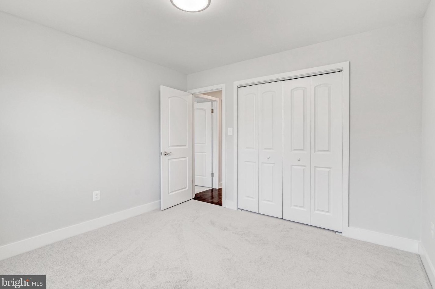 10021 Commonwealth Blvd, Fairfax VA  22032-2702 exterior