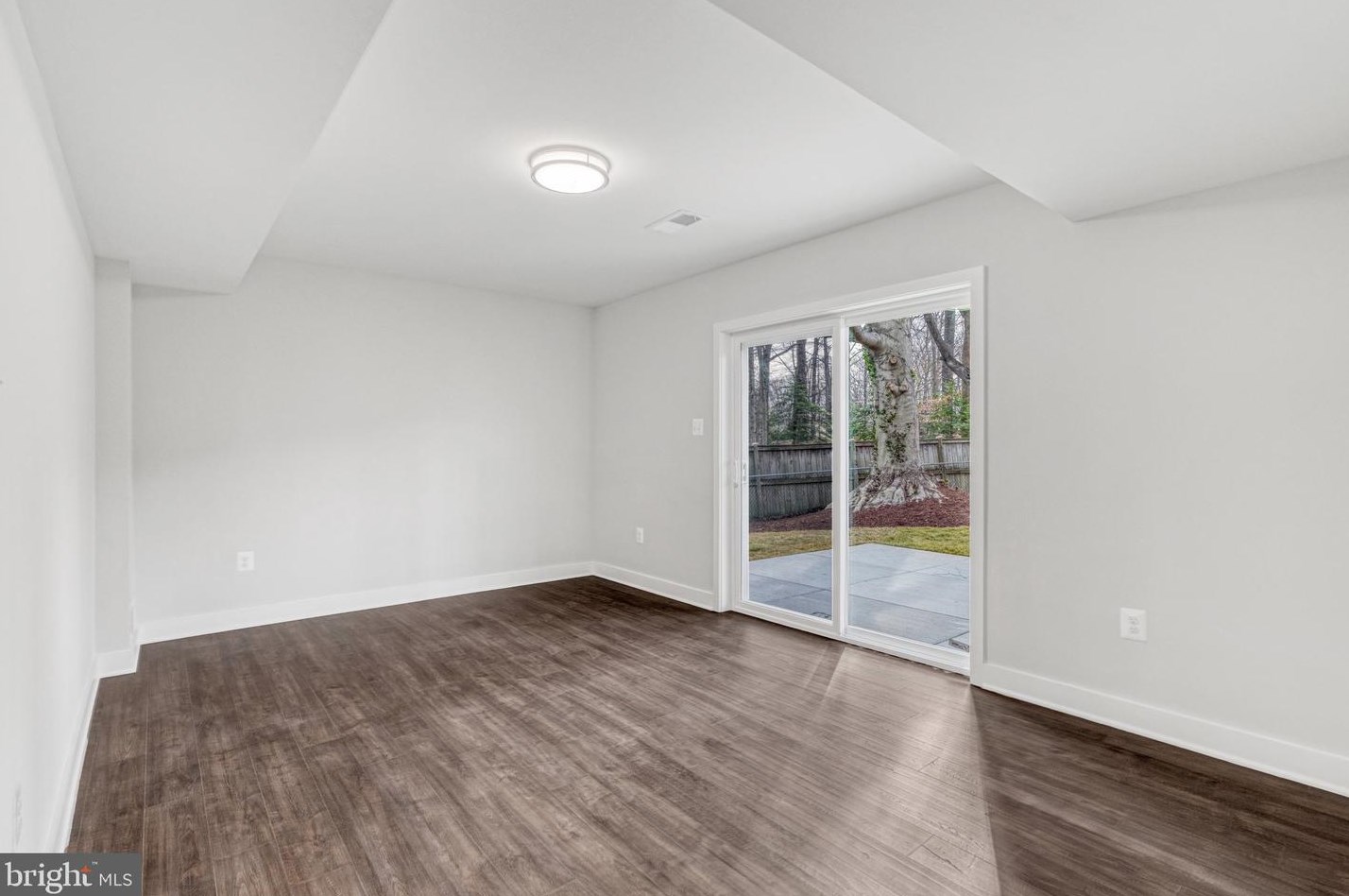 10021 Commonwealth Blvd, Fairfax VA  22032-2702 exterior