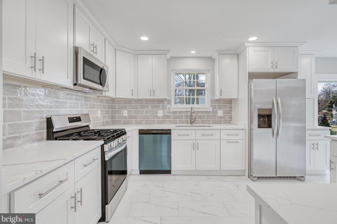 10021 Commonwealth Blvd, Fairfax VA  22032-2702 exterior