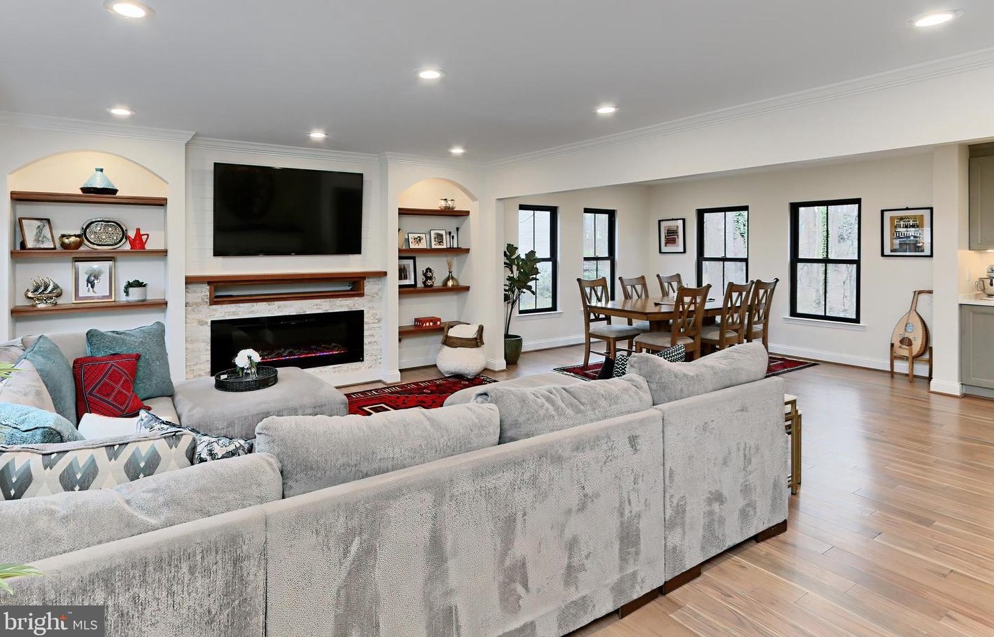 5719 Jonathan Mitchell Rd, Fairfax VA  22039-1402 exterior