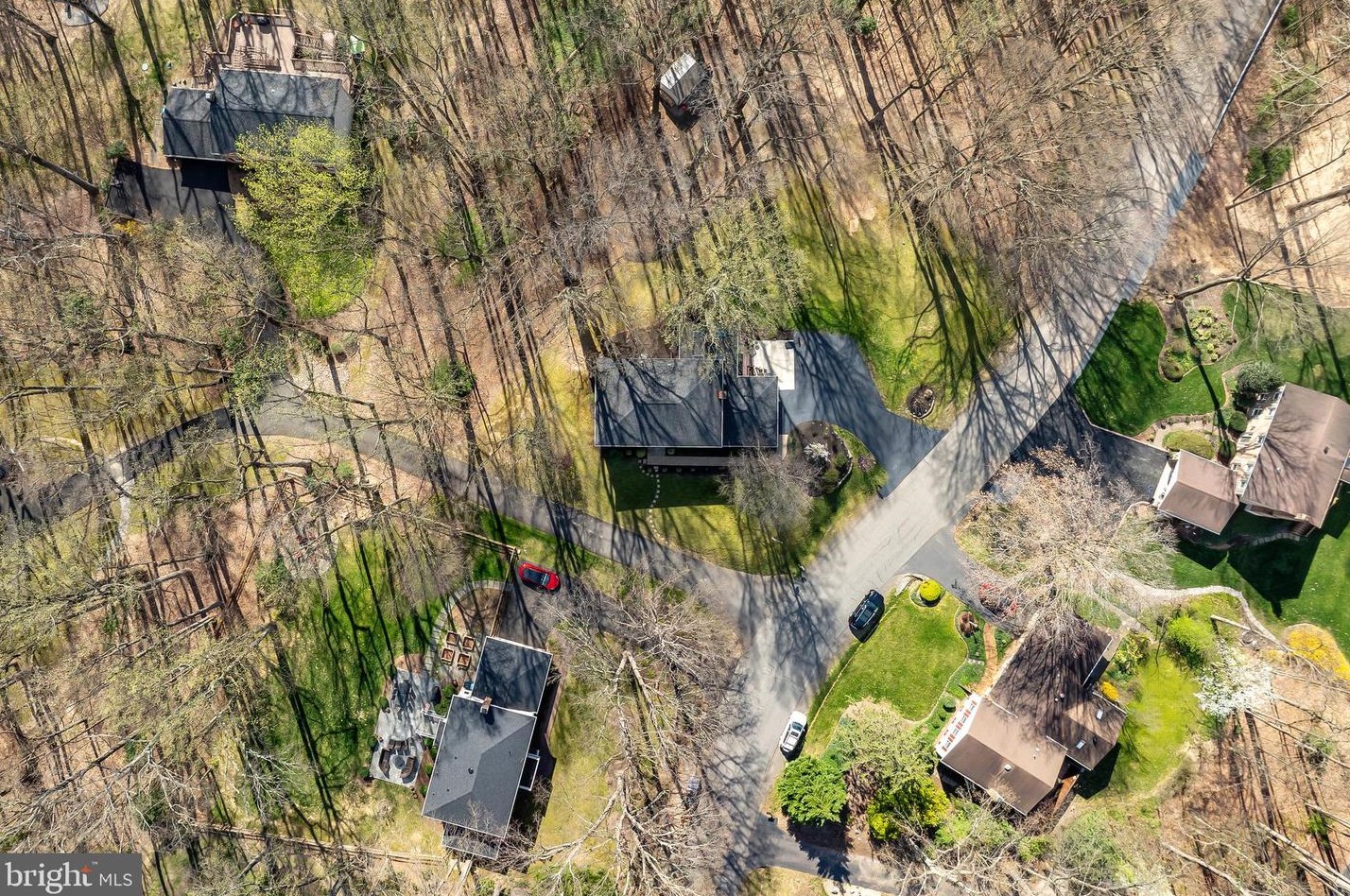 5719 Jonathan Mitchell Rd, Fairfax VA  22039-1402 exterior