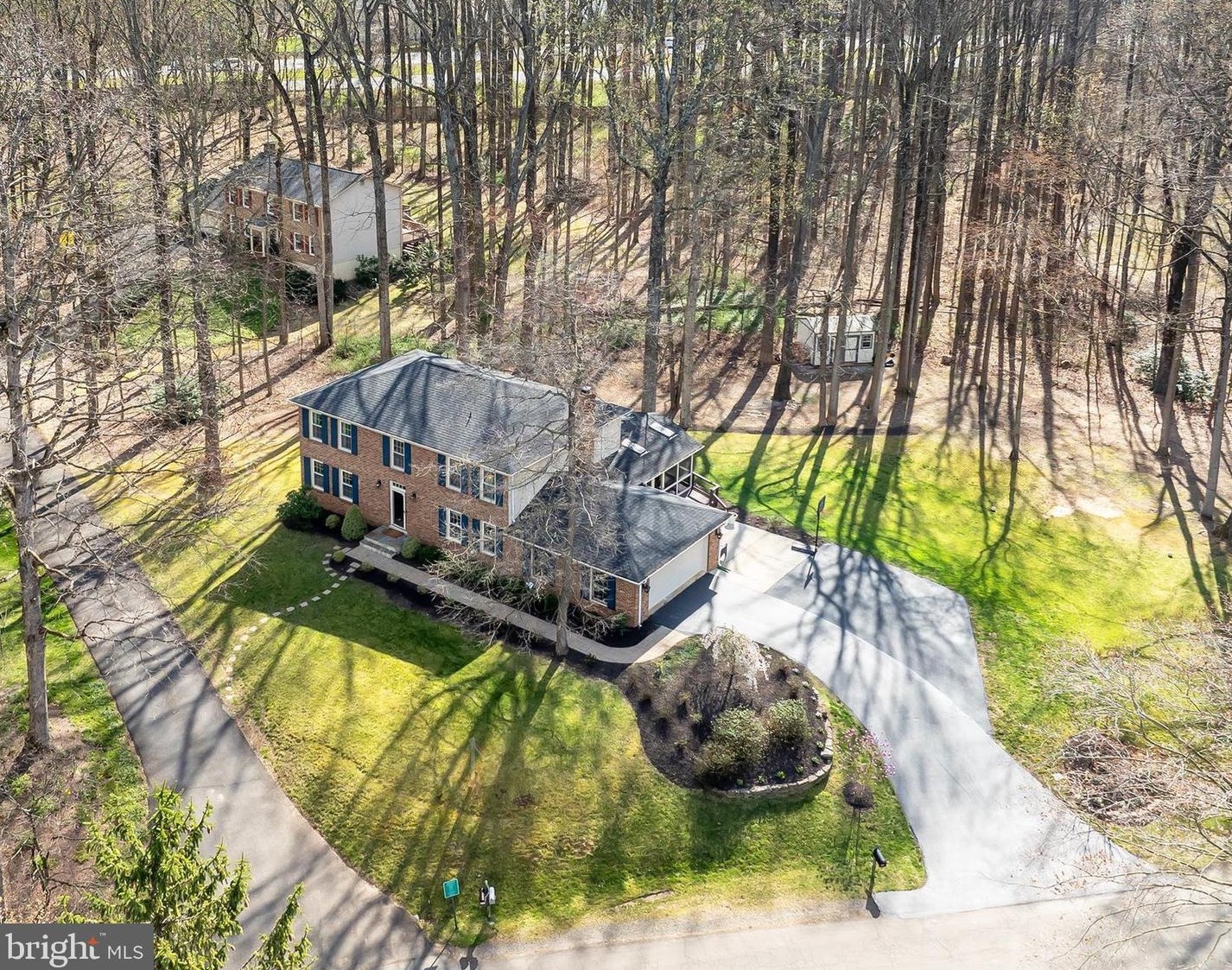 5719 Jonathan Mitchell Rd, Fairfax VA  22039-1402 exterior