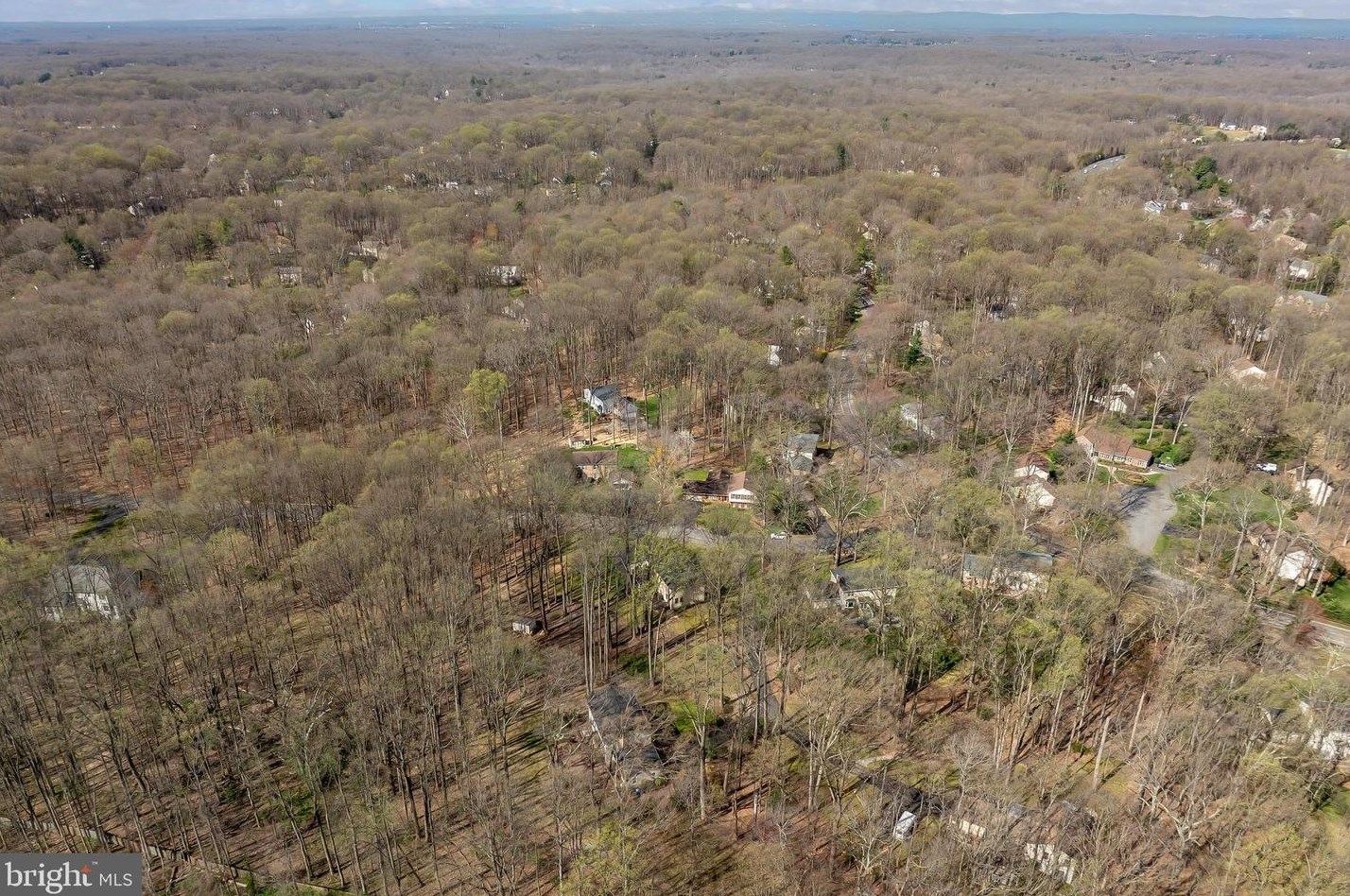 5719 Jonathan Mitchell Rd, Fairfax VA  22039-1402 exterior